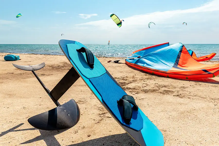 electric-surfboard-on-the-beach